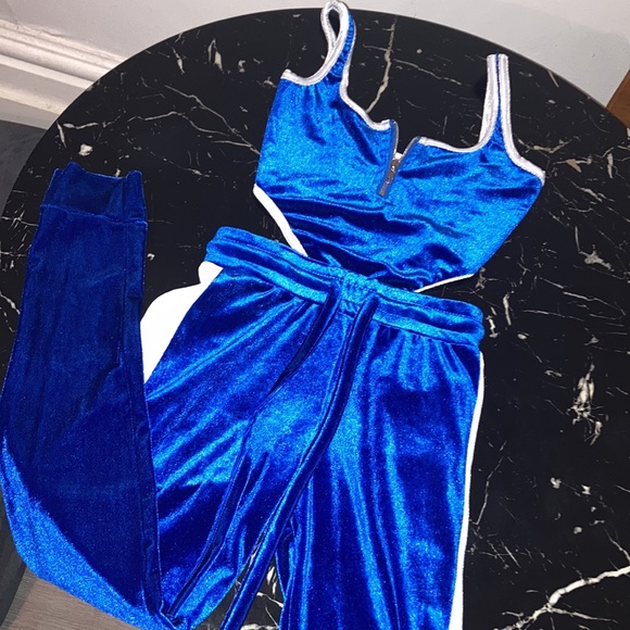 Velour 2pc - Picture 1 of 5